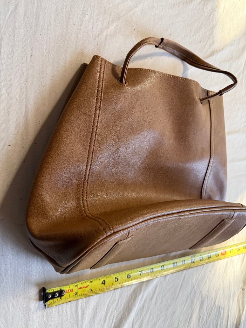 NWOT Camel Tan Vegan Leather Tote Bag w/ Zip Pouch Faux Suede Lining Dust Bag